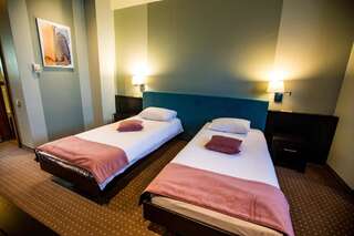 Отель Hotel Arena Тыргу-Муреш Улучшенный двухместный номер с 1 кроватью или 2 отдельными кроватями-5