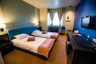 Отель Hotel Arena Тыргу-Муреш Улучшенный двухместный номер с 1 кроватью или 2 отдельными кроватями-7